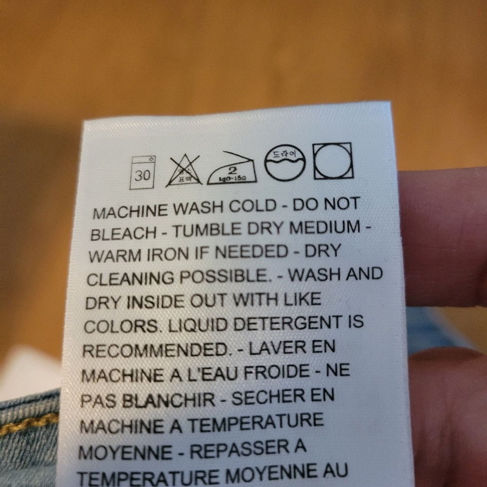 Levi Strauss Capris 20W NWT - Picture 7 of 7